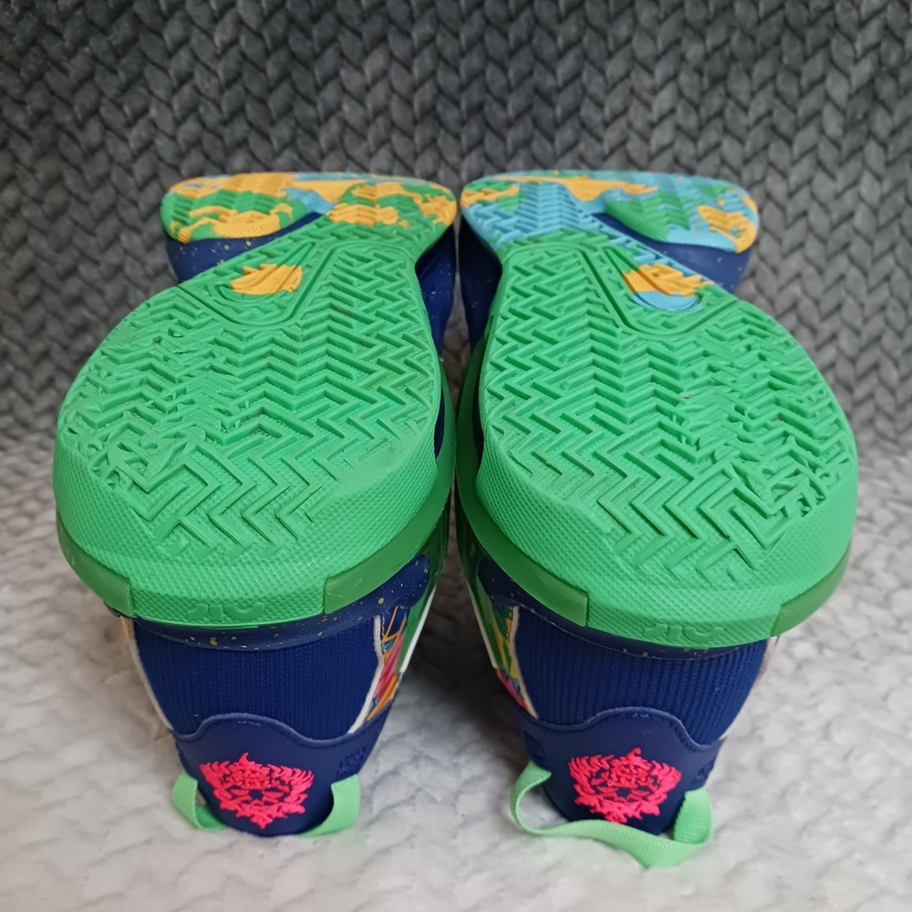 Nike LeBron Witness 7 Kaleidoscope GS Basketball Sneakers Shoes Blue Size 7Y - Picture 14 of 14